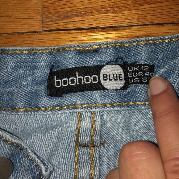 Boohoo Callie Distressed Front Mom Shorts - Picture 3 of 3